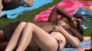 L'histoire de ce petite fille vous fera pleurer assez a enseigner regarder avant qu'il ne soit tard. Les Ados Font Ils L Amour Plus Tot Que Leurs Parents