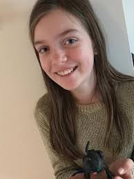 Lily Dowling's Instagram, Twitter & Facebook