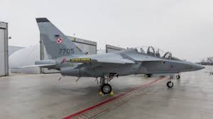 Polen steckt mitten in der vorbereitung auf die europameisterschaft im eigenen land. Polen Bestellt Bei Leonardo Vier Weitere M 346 Trainer Aerobuzz De
