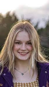 Carissa Vickers's Instagram, Twitter & Facebook