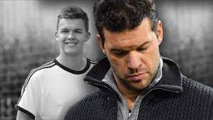 Emilio ballack was one of the three sons of the former soccer star, considered one of the best players of his generation. Aet04tpzshsn5m