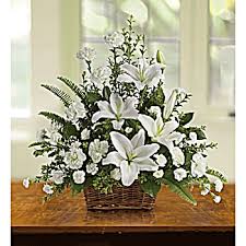 Although the pictured bouquet of flowers is pretty it s not one of our recommended creative sympathy bouqet. Meanings Of Traditional Funeral Sympathy Flowers Teleflora