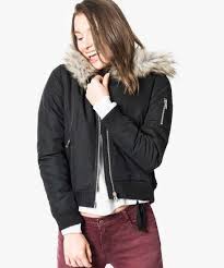 Mettez du peps dans votre look avec ce très beau bomber deeluxe idéal en toutes saisons, mais en particulier au début du printemps avec tous ses jolis imprimés à fleurs sauvages et ses belles couleurs chaudes. Gemo Vetements Blouson Bomber Double Fausse Fourrure Avec Capuche Noir Vestes Femme Gemo