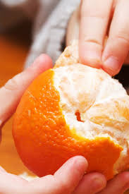 The foolproof way to peel an orange with zero mess (With images ...