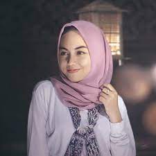 Tambahan lagi jika sopan bertudung … Cara Memakai Jilbab Segi Empat Untuk Wajah Bulat Agar Terlihat Tirus Lifestyle Liputan6 Com
