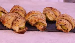Croissants Aux Pommes Par Academie Du Gout Recette Croissants Aux Pommes Recette Croissant Alimentation