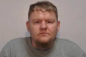 Thug banned from social club strolled in, ordered two pints