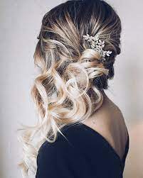 Side Swept Soft Curls A Staple For Sure Happy Fourth Of July Weekend Hairandmakeupbysteph Be Wedding Hair Side Side Curls Side Swept Hairstyles