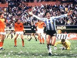 Los goles de kempes, las atajadas de fillol, la copa levantada por passarella y un equipo. Argentina 1978 Un Mundial Bajo Sospecha
