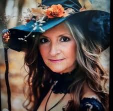 Look at all that debris in the air! 😳🌪️ This tornado hit Mountain View,  Missouri just last week, an EF-3 with winds up to 138 mph. It stayed