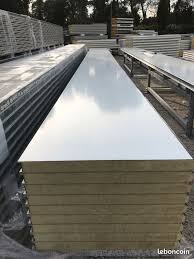 Panneaux Sandwich Isolants Toles Btp Chantier Gros Oeuvre En 2020 Panneau Sandwich Panneau Tole