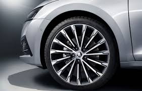 Din imaginile prezentate de britanicii de la auto express sursa citata scrie ca, in noua versiune, skoda octavia va avea un portbagaj si mai mare, cu un volum de aproximativ 600 de litri. PreÈuri Pentru Noua GeneraÈie Skoda Octavia Modelul ProducÄtorului Ceh PorneÈte De La Aproape 22 500 De Euro Automarket