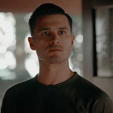 How do you think the plot would have changed from S5 if the writers stayed  with their original intention of making Enzo the third Salvatore Brother? :  r/TheVampireDiaries