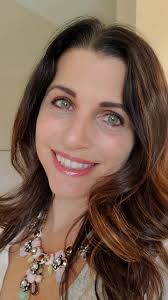 💋**Tips for Better Makeup Application**💋, I'm no makeup artist and I'm  still learning a lot to be honest! However, I do have some tips and tricks  that will help you improve the appearance of your ...