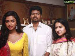 All the fans love him for his great acting skills while he is very down to earth person in real life too. Thalapathy Vijay S Wife Sangeetha Vijay Unseen Hd Gallery Gethu Cinema Amala Paul Actors Images Indian Actress Gallery