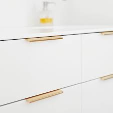 Edge Straight Handle 20 Cm Beslag Design Royaldesign Co Uk Griffe Kuche Kuchengriffe Kuchen Inspiration