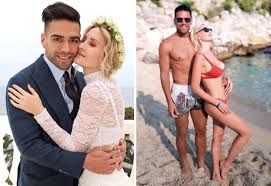 In addition to playing with the national team, falcao is also a striker with monaco.5'10 radamel falcao commonly known simply as falcao wears the #9 at as. Lorelei Taron Asi Es La Argentina Que Conquisto Al Colombiano Falcao Novias Futbol