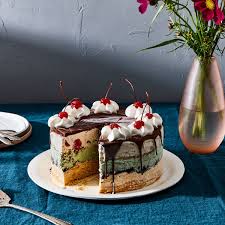 From traditional pumpkin, pecan, and apple pies to gorgeous cakes and cremes brûlées. 32 Best Labor Day Desserts From Key Lime Pie To No Bake Oreo Bars