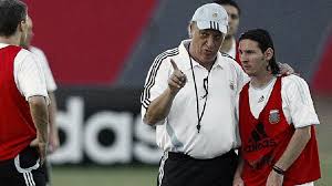 La hija del dt acompañó su testimonio en redes sociales. Former Argentina Coach Alfio Coco Basile We Will Be Champions Mundo Albiceleste