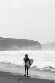 Aesthetic Black And White Ocean Pictures Pin By Marlene On H A N G L O O S E Black And White Photo Wall Black And White Aesthetic Surfing Photography