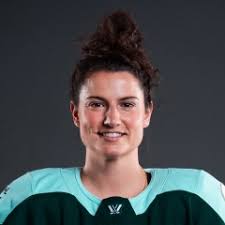 Amanda Pelkey's Instagram, Twitter & Facebook