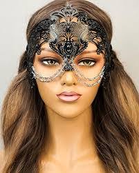 Brenda Mallet's Instagram, Twitter & Facebook