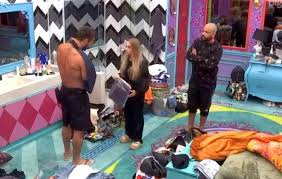 O participante foi levado do reality para um hospital. Bbb21 Apos Atendimento Externo Arthur Voltou Para A Casa Com O Braco Imobilizado Ofuxico