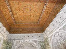 Plâtre plafond deco plafond deco salon marocain salon marocain moderne coupole boiseries salle de bain 3m2 escaliers maison decoration bois. Les Meilleurs Plafonds Marocains En Bois Architecture Ceiling Sale