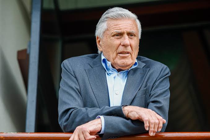 Ajax-legende Sjaak Swart moppert over Mislintat en Hendriks: 'Die  achterhoede...' | Sportnieuws.nl
