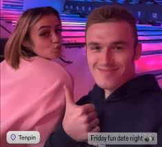 Pop star Mimi Webb pays tribute to superfan TV paramedic found dead  alongside girlfriend, 22, in 'murder probe'