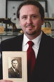 Erik Dorr's Instagram, Twitter & Facebook