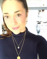 Desirae Morris's Instagram, Twitter & Facebook