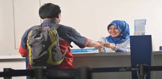 Jenjang karir di bidang perbankan memang menjanjikan di masa depan. Laba Bersih Wom Finance Ditopang Pembiayaan Multiguna