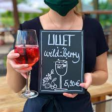 Weitere ideen zu lillet wild berry rezept, lillet, coctail rezepte. Der Perfekte Aperitif Fur Den Sommer Lillet Wild Berry Heckers