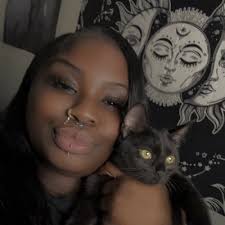 Sabrina Roque (@roque_sabrina)