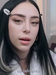 Como hacerse los labios por nicki nicole