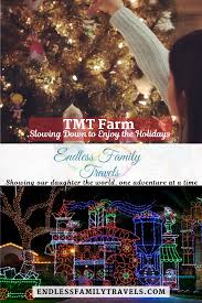 They have it set up through the whole driveway of their office and it's free to see. Drive Through Christmas Lights Georgia Familienfreudlich