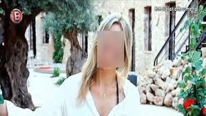 Σε τέτοιο mood είναι και η λίνα σακκά που έκανε προσπάθειες να στολίσει το δέντρο της αλλά κάτι δεν την άφηνε. Lina Sakka Zappit