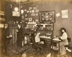 Grand Rapids Mich Early 1900 S Grand Rapids Mi Royal T Gillett Operated A Photography Stud Vintage Office Photographers Office Victorian House Interiors