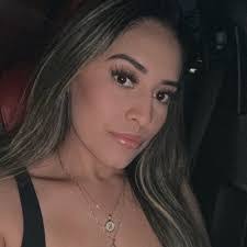 Kim Becerra's Instagram, Twitter & Facebook