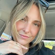 Carmen Mcdonald's Instagram, Twitter & Facebook