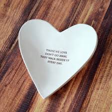 It's a small gesture they'll appreciate. 29 Sympathy Gifts For Someone Who Is Grieving Urns Online