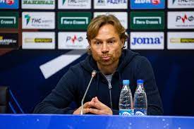 Валерий карпин назвал очень сложным шагом свое решение возглавить сборную россии и при этом остаться на посту главного тренера фк «ростов». Valerij Karpin Nadezhda Uvidet Rostov V Lige Chempionov Umiraet Poslednej