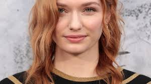 Eleanor Tomlinson Biography, Celebrity Facts and Awards
