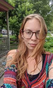 Abigail Collins's Instagram, Twitter & Facebook