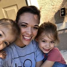 Hillary Ayers's Instagram, Twitter & Facebook