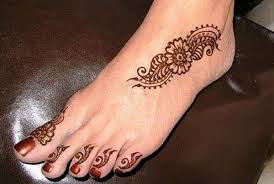 20 Simple Mehndi Designs For Feet Simple Flower Beads Mehndi Design Henna Designs Feet Foot Henna Henna Designs Easy