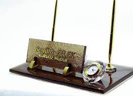 personalized desk name plate nameplate business card and pen holder mahogany color desk wedge office name plate desk name plates personalized desk name plate