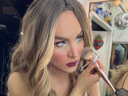 Belinda tiene su doble transexual