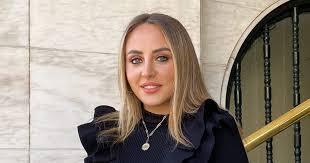 Rocío Flores deja la puerta abierta a contar su historia en una docuserie: "Se cae España"